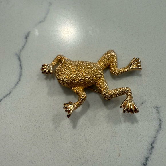 Dior Gold Textured Frog Brooch - Picture 2 of 4
